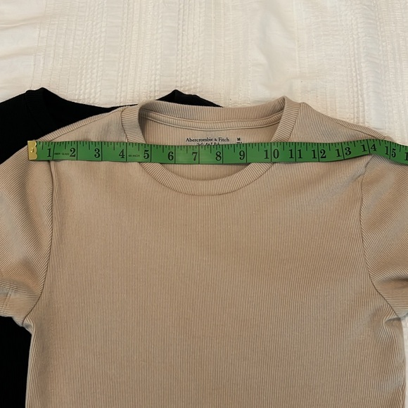 Abercrombie & Fitch Soft Rib Shrunken Tee EUC - Picture 9 of 11